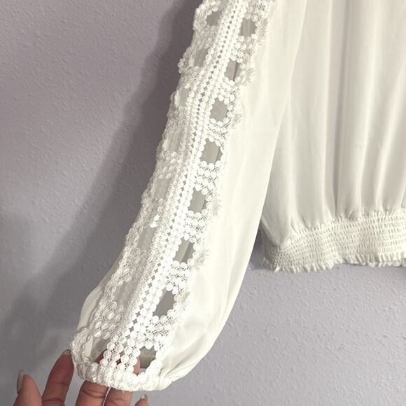 Elie Tahiti Women's White Blouse with Lace Sleeves Size S/P - Picture 2 of 7